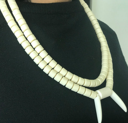 Cream necklace with horns - afrozaks